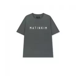 마뗑킴 APPLIQUE FELT LOGO TOP FOR 남성 IN CHARCOAL 반팔 티