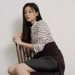 빈폴레이디스 BEANPOLE LADIES SS26Essential 코튼 스트라이프 긴소매 티셔츠 - 브라운 /BF6241E11D BF6241