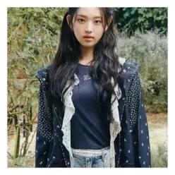 써스데이아일랜드 KiiiKiii 가이루빠 배색 티셔츠_T262MTS144W