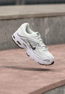 Nike 나이키 스포츠웨어 에어 맥스 모토 - 운동화 흰색/검은색/금속 은색/포톤 더스트 7369109