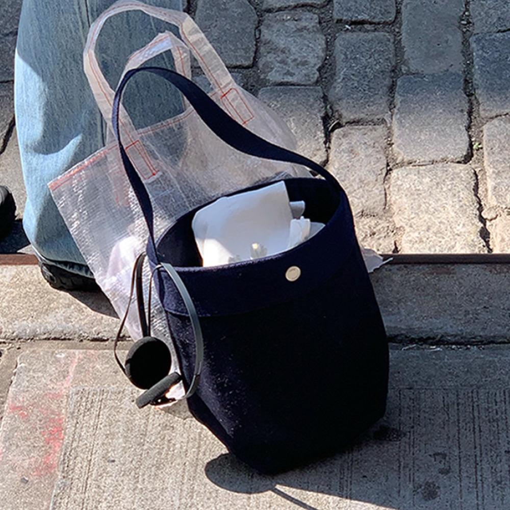 a bread bag (navy)