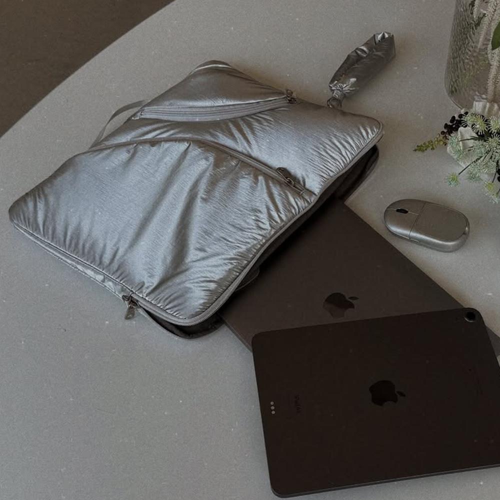 Lake 16 Laptop Clutch_Silver