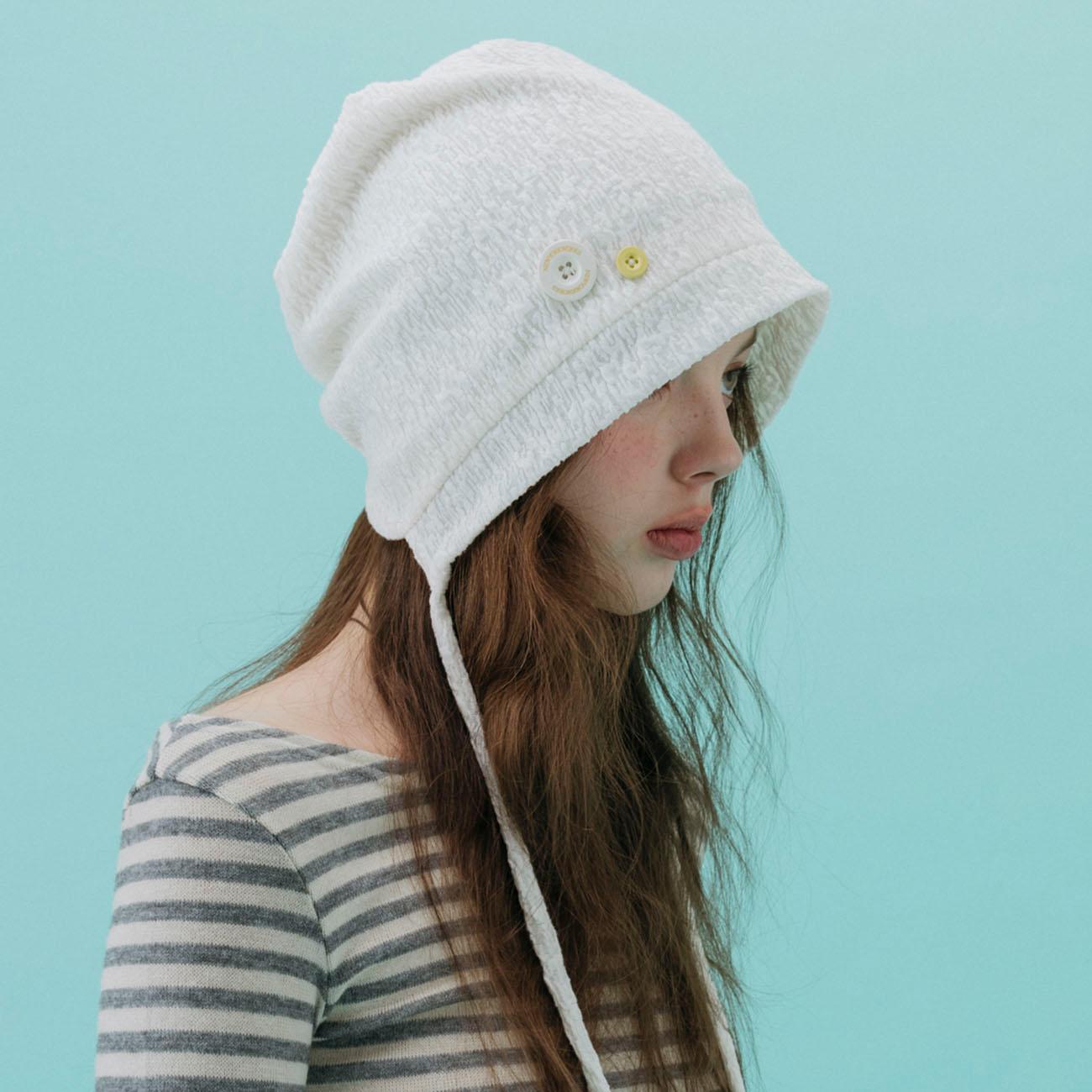 DOUBLE BUTTON STRAP BONNET HAT_IVORY