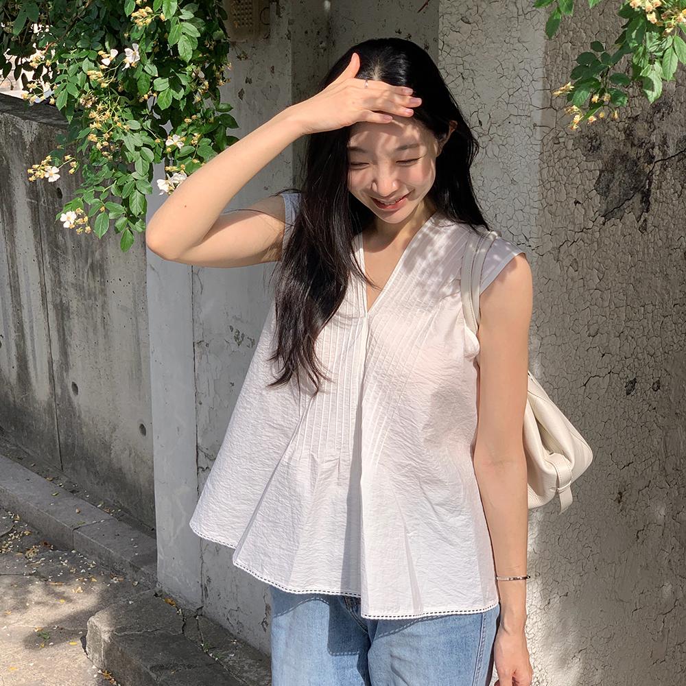 [수빈 Pick] Plain Pintuck Blouse_Ivory