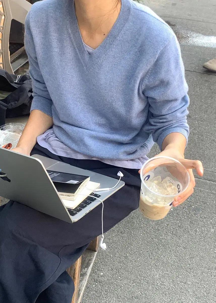 Haag 헤이그 브이넥 스웨터+텐셀 티셔츠