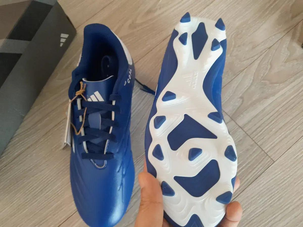아디다스 축구화 박스채 새상품 230 235