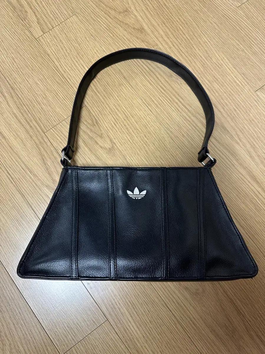 아디다스 숄더백 미니라이너 IL9610