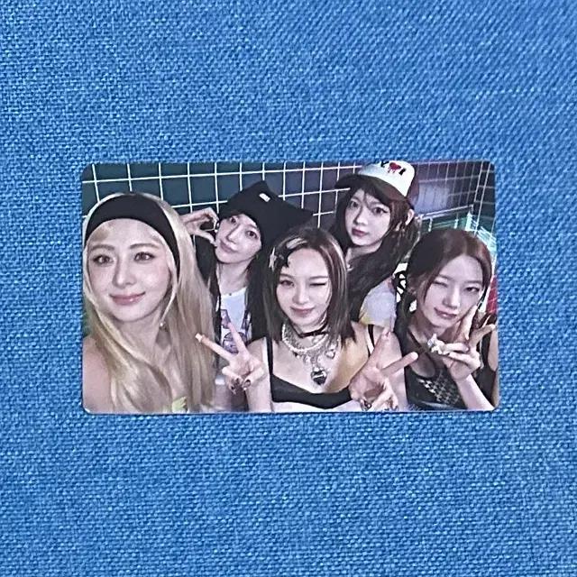 르세라핌 일본 싱글4집 Different 개인반 단체포카 가로 판매