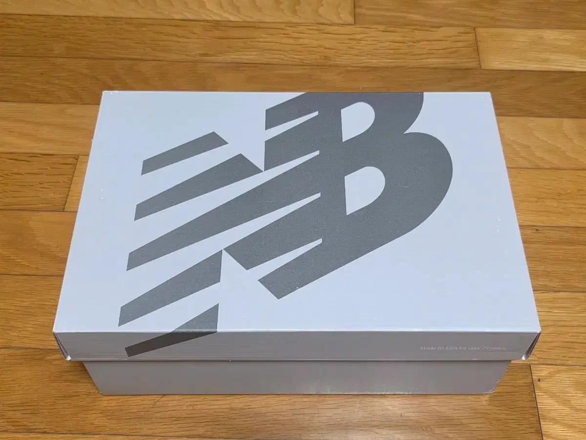 새상품) 뉴발란스 U992NY 285싸이즈