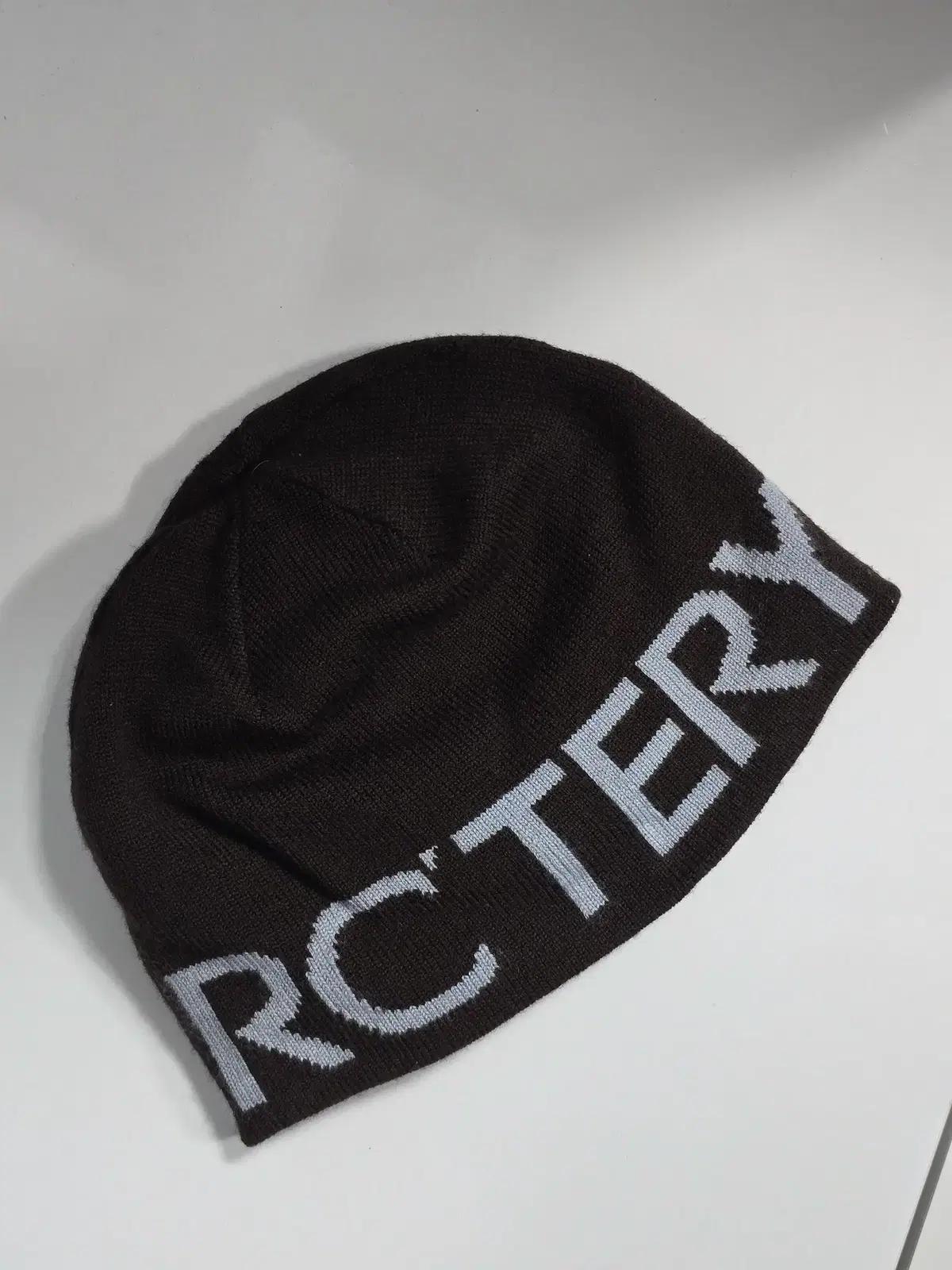 아크테릭스 Arcteryx 월드 헤드 토크 비터스 루센트 비니