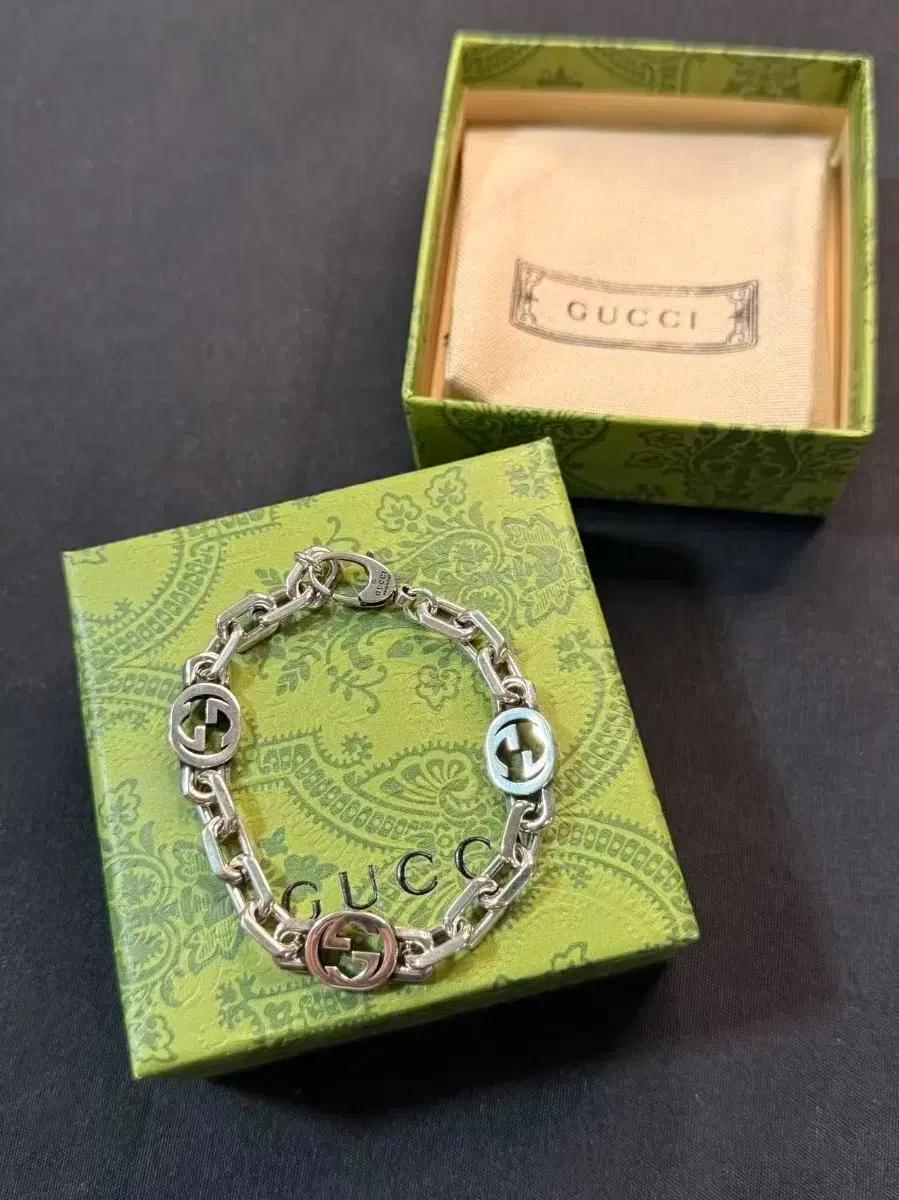 GUCCI구찌 인터로킹 GG 베인실버 unisex 팔찌