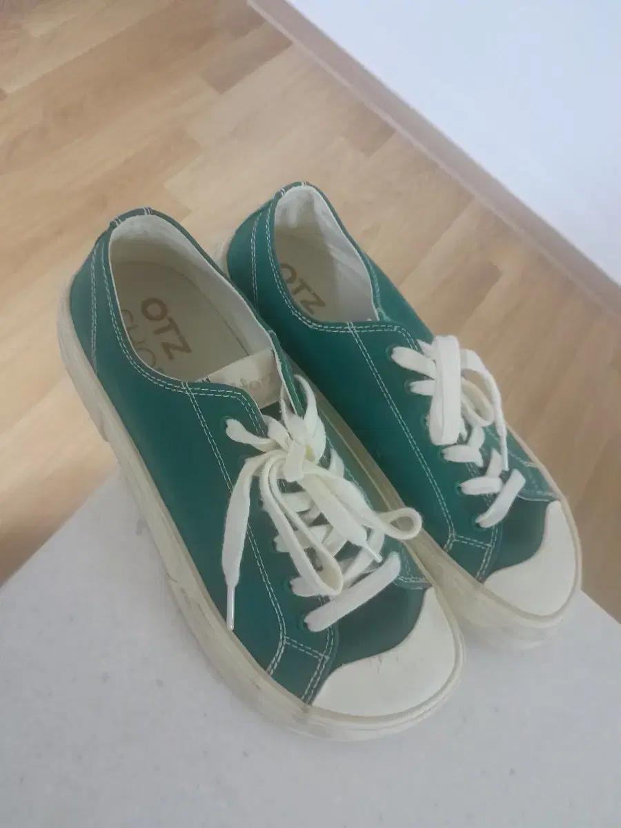 OTZ 그린 캔버스 스니커즈