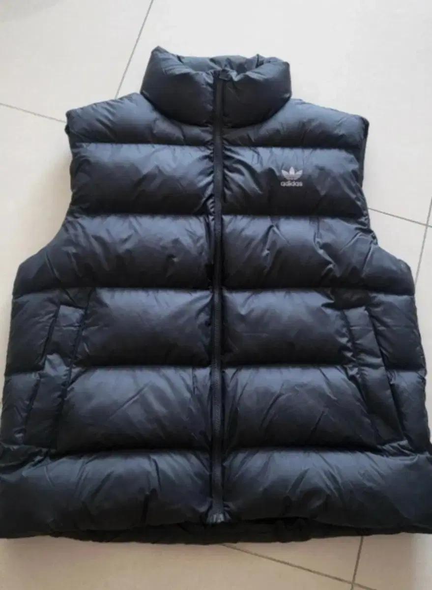 아디다스 오리지날 패딩 조끼. 무료배송