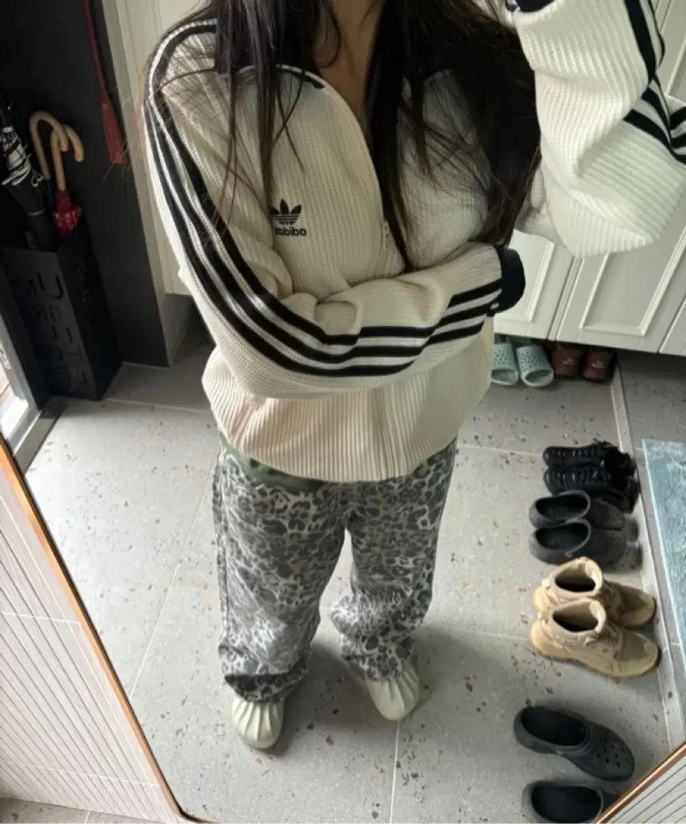새 상품 | 아디다스 아디폼 슈퍼스타 뮬 (퍼티그레이)