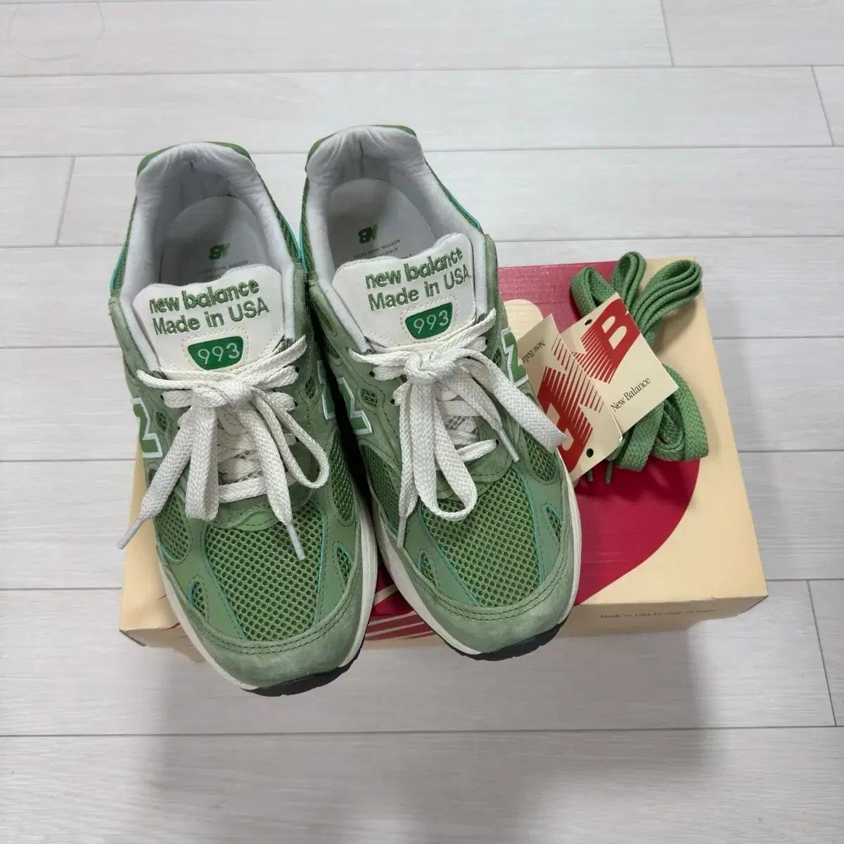 뉴발란스 993 차이브 씨솔트 260사이즈