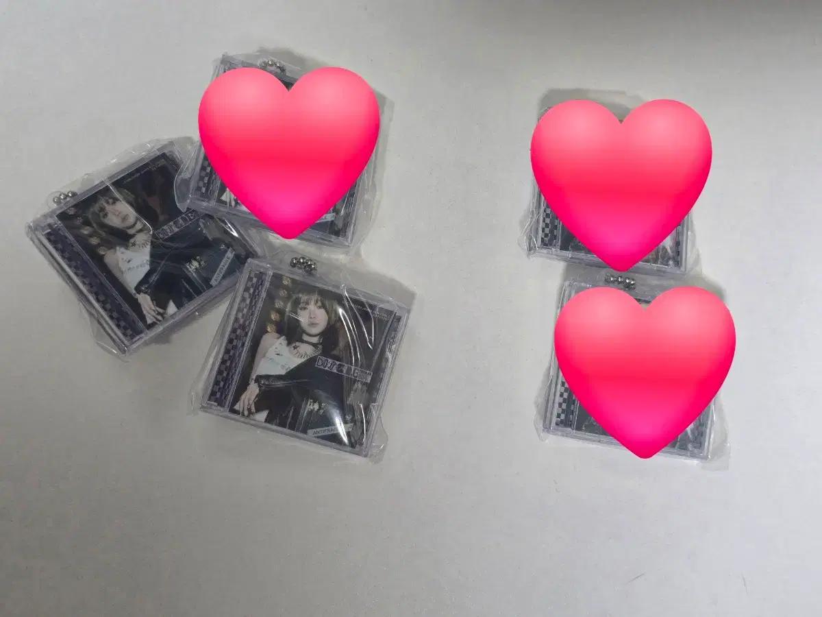 르세라핌 디프런트 CD 가챠 키링 판매 (채원)