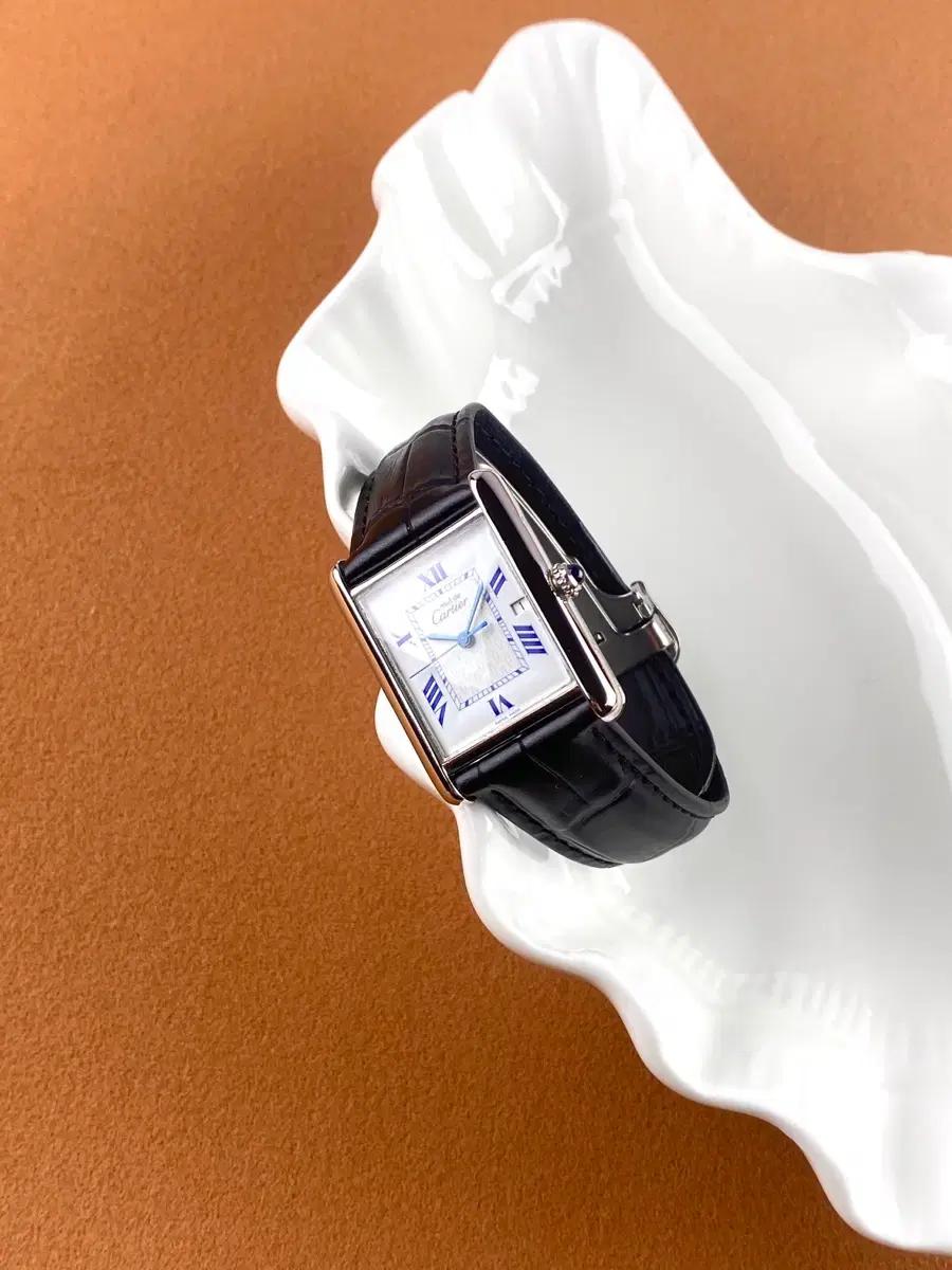 CARTIER must tank GM unisex