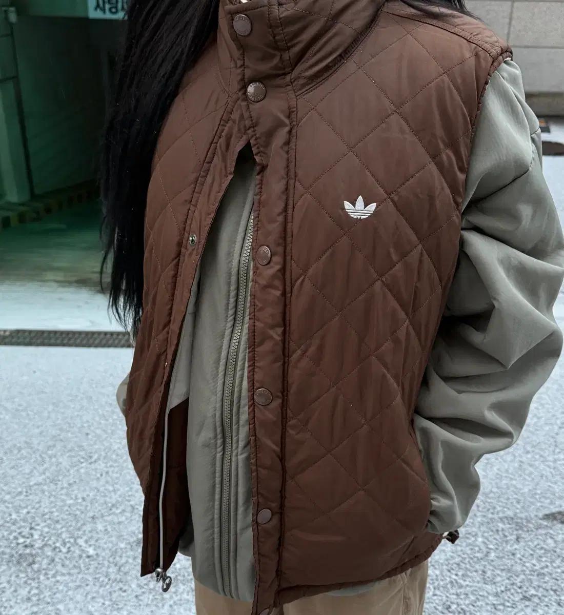 아디다스 리버시블 오리지널 패딩 조끼