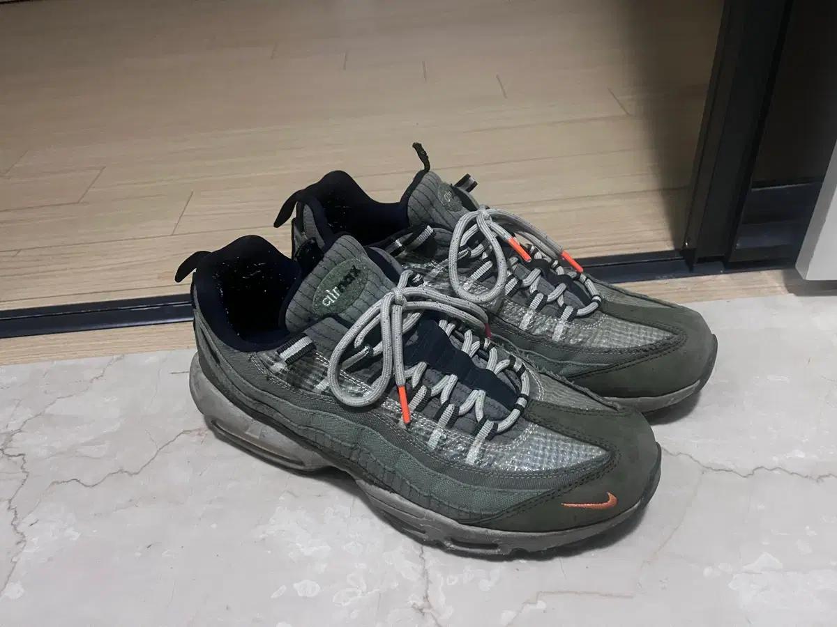 나이키 Air Max 95 SE 미디엄 올리브