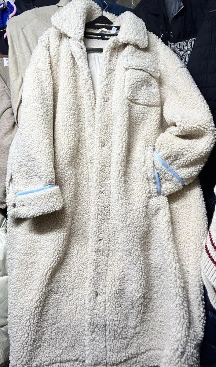 아디다스 CO Sherpa JKT 아이보리 뽀글이 롱 코트 L