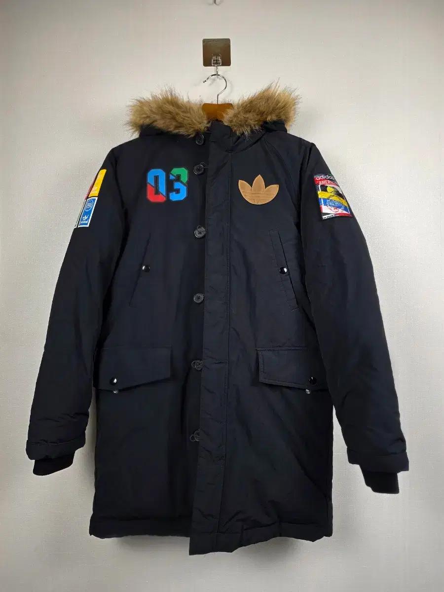 아디다스 남성 BADGE 다운자켓 100