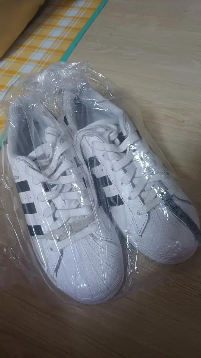 아디다스 슈퍼스타 운동화 235 사이즈