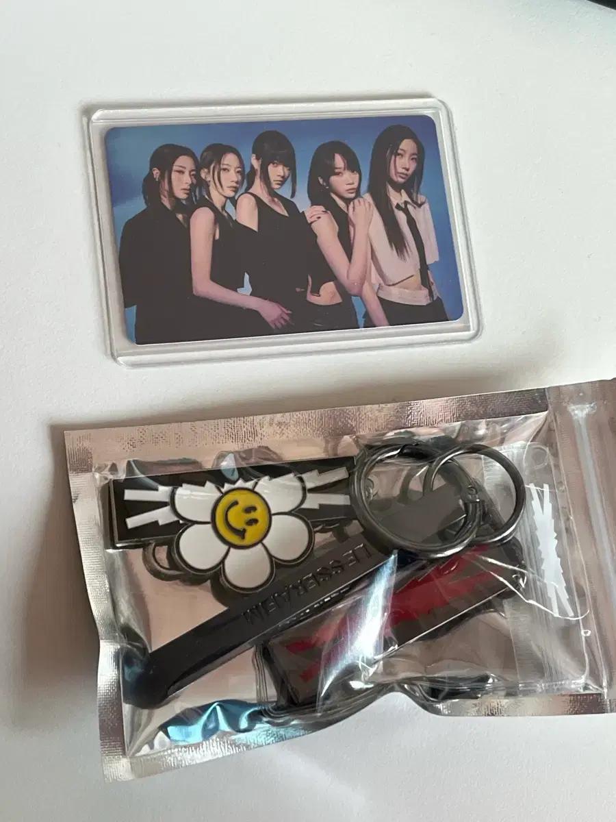 르세라핌 메탈키링 3종+포카 일괄판매