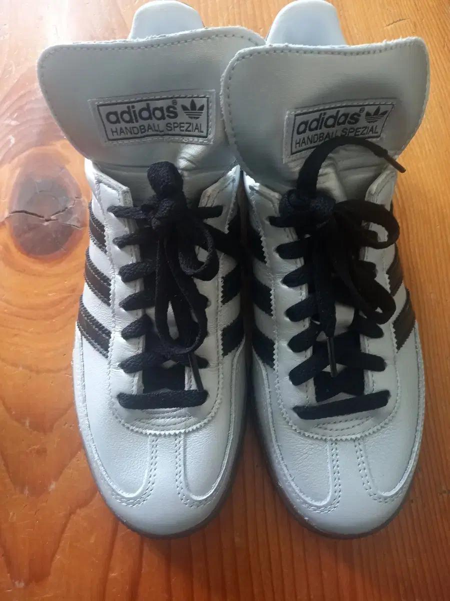 아디다스 Handball Spezial 실버 245