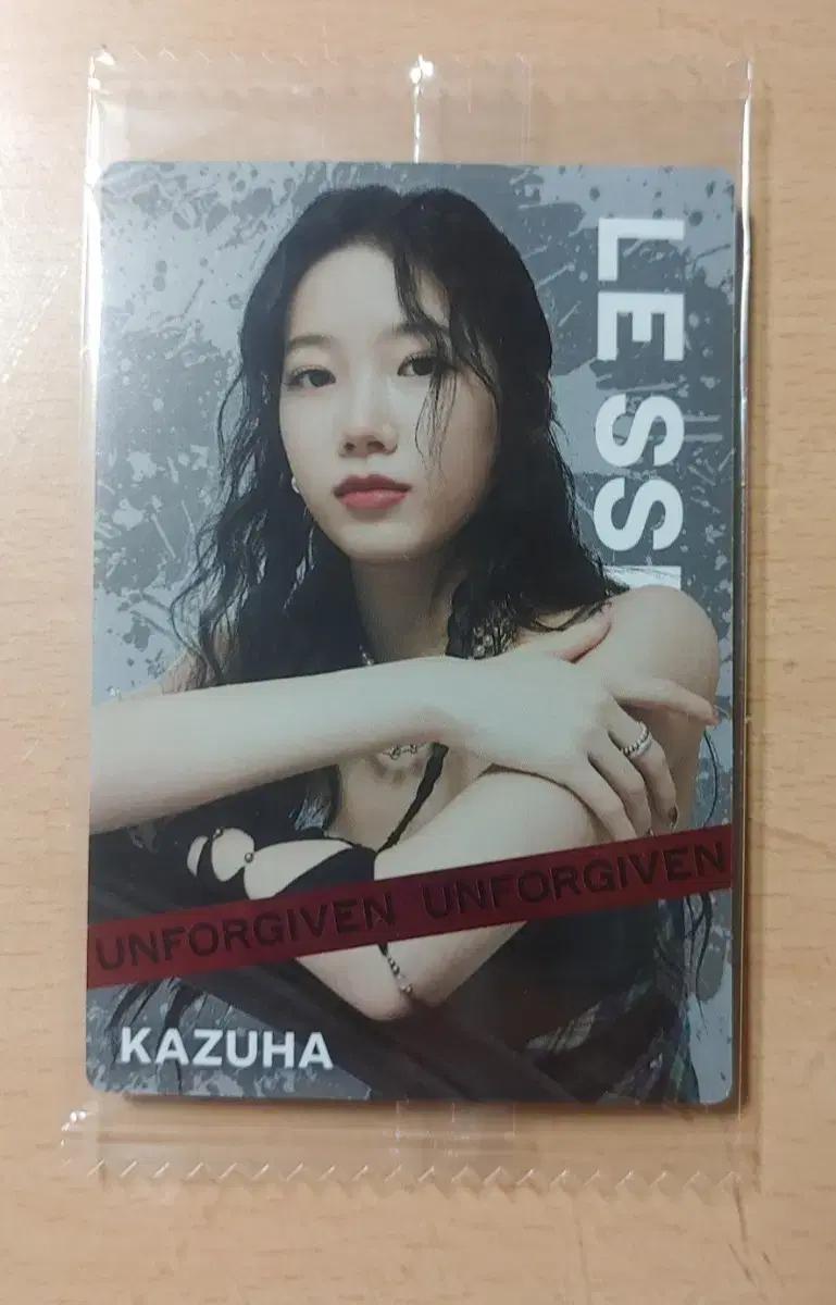 르세라핌 카즈하 일본 웨하스 포토카드 판매합니다