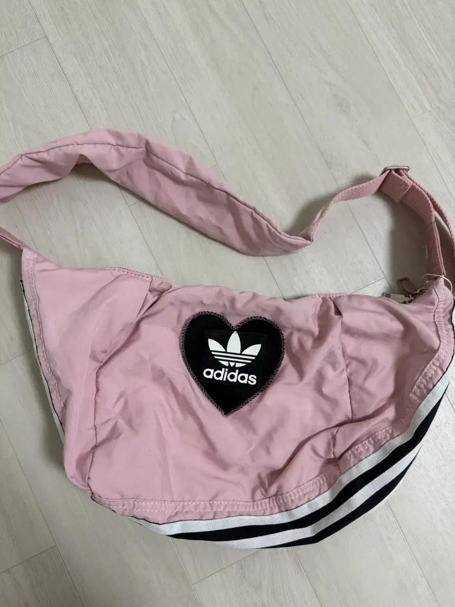 베이비베어 빈티지 아디다스커스텀 하트백 아디다스커스텀 가방