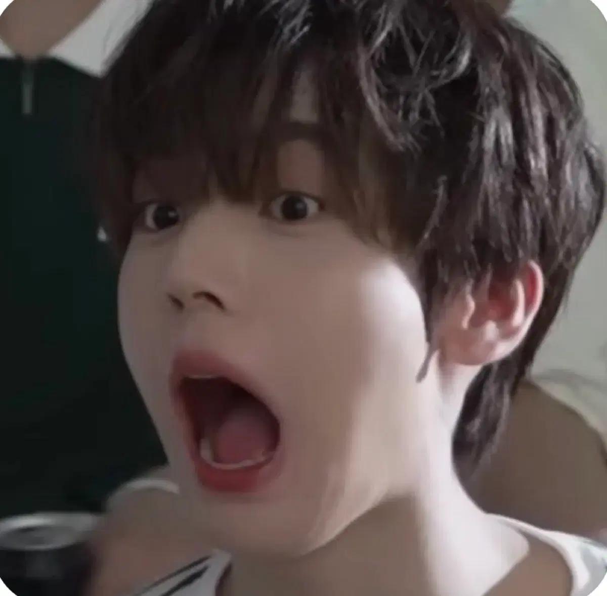 한유진 포카 양도받아용 처분받아용!! 제베원