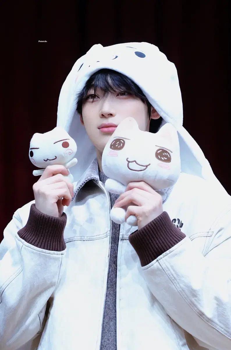오늘 센텀 서면 cgv 엔하이픈 선우로 엽서 교환 구해요!!