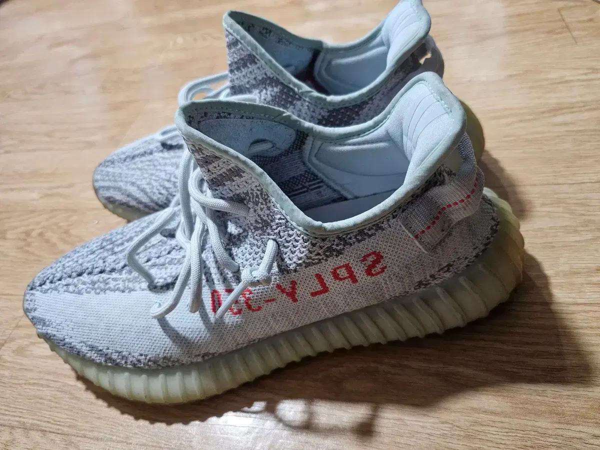 아디다스 이지부스트 350 V2 블루틴트 285mm