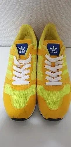 아디다스 ZX 700M