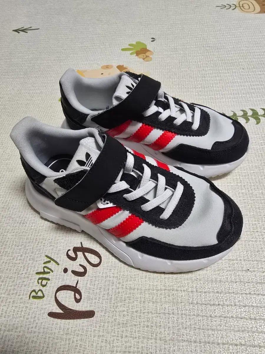 아디다스 키즈 운동화 180