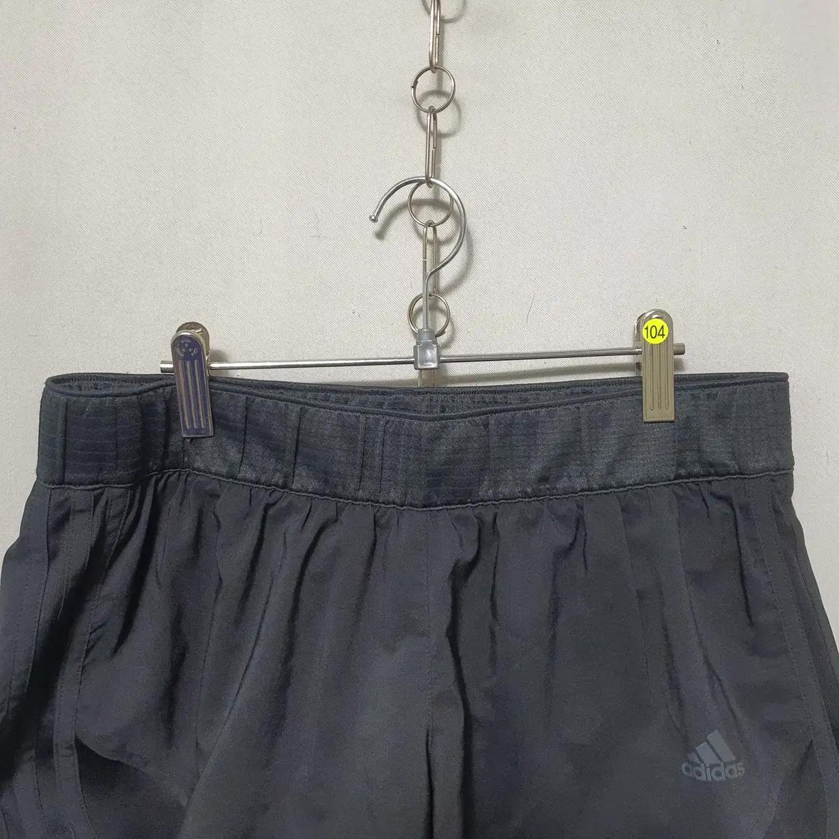 N104 아디다스 여성 러닝 반바지 M4