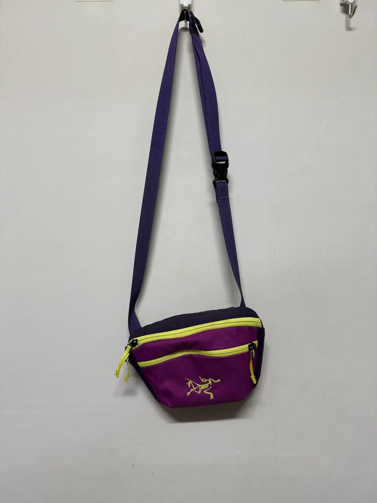 아크테릭스 Arcteryx 크로스백 파우치 판매