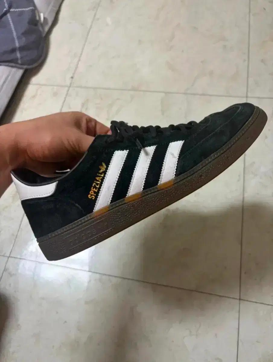 아디다스 스페지알 270
