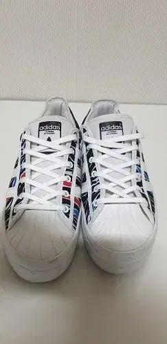 아디다스 스니커즈