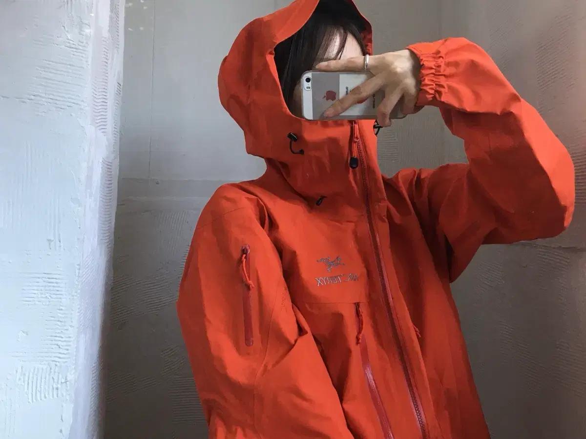 Arcteryx 아크테릭스 레드오렌지 알파 SV 고어텍스 자켓