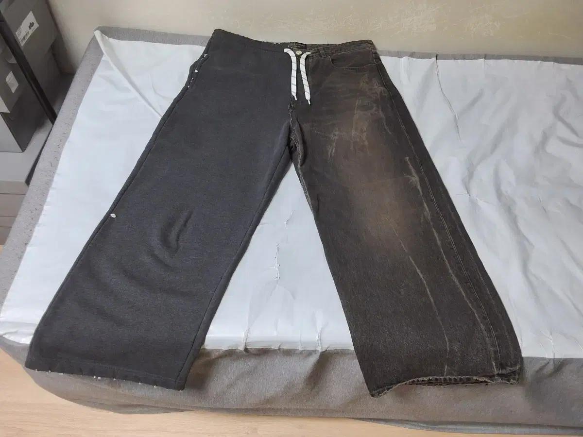 [새상품] 발렌시아가 피프티피프티 데님 팬츠