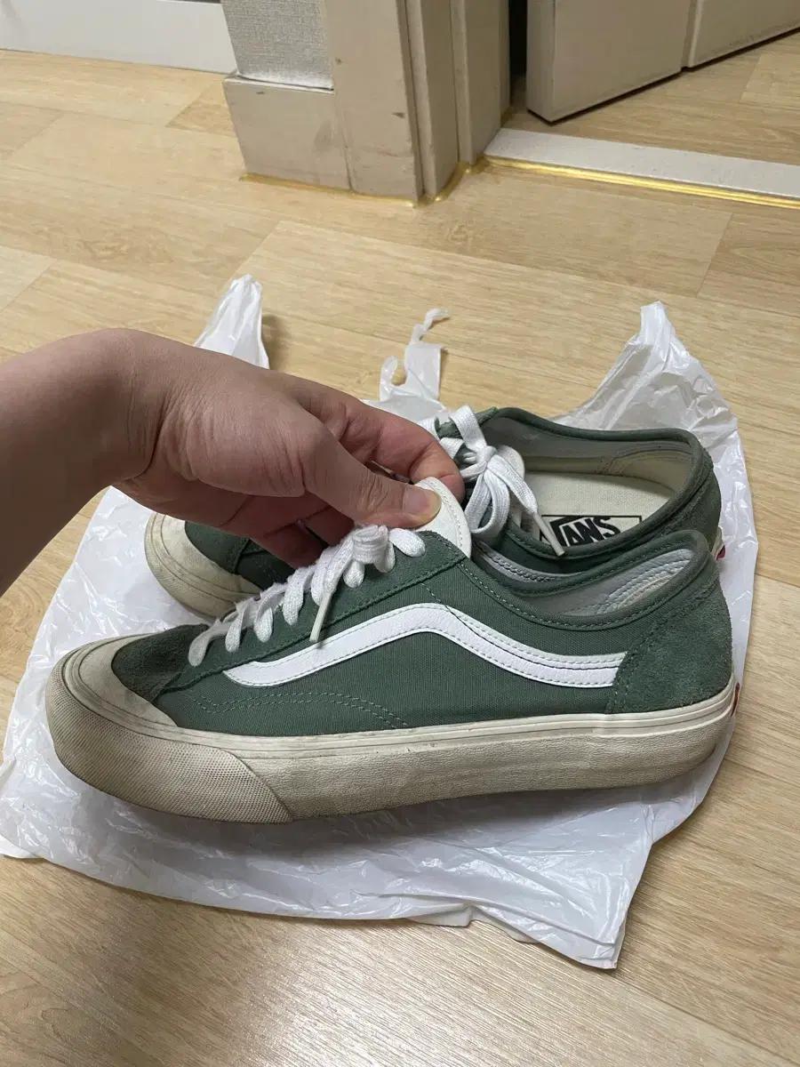 반스 올드스쿨 스니커즈 270