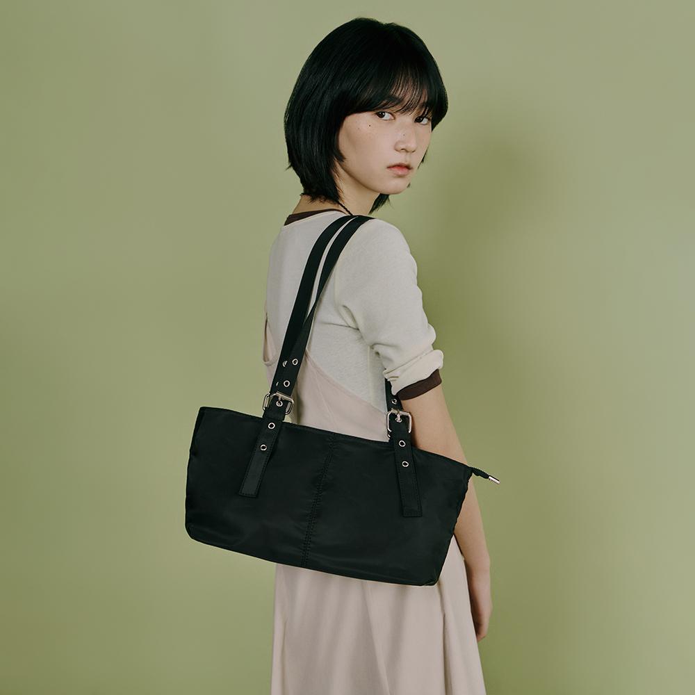아일렛 스퀘어 백 AS7AB280