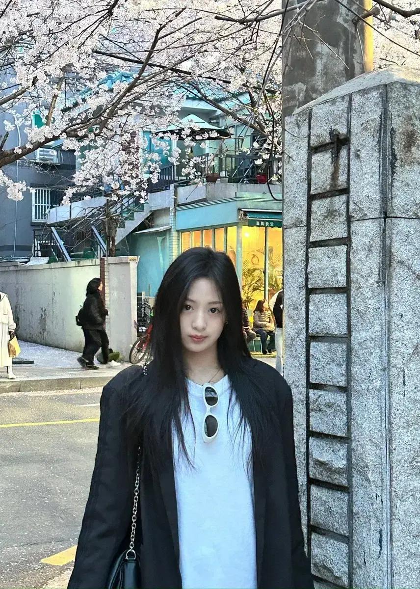 베이비몬스터 아현 아디다스 블레이저