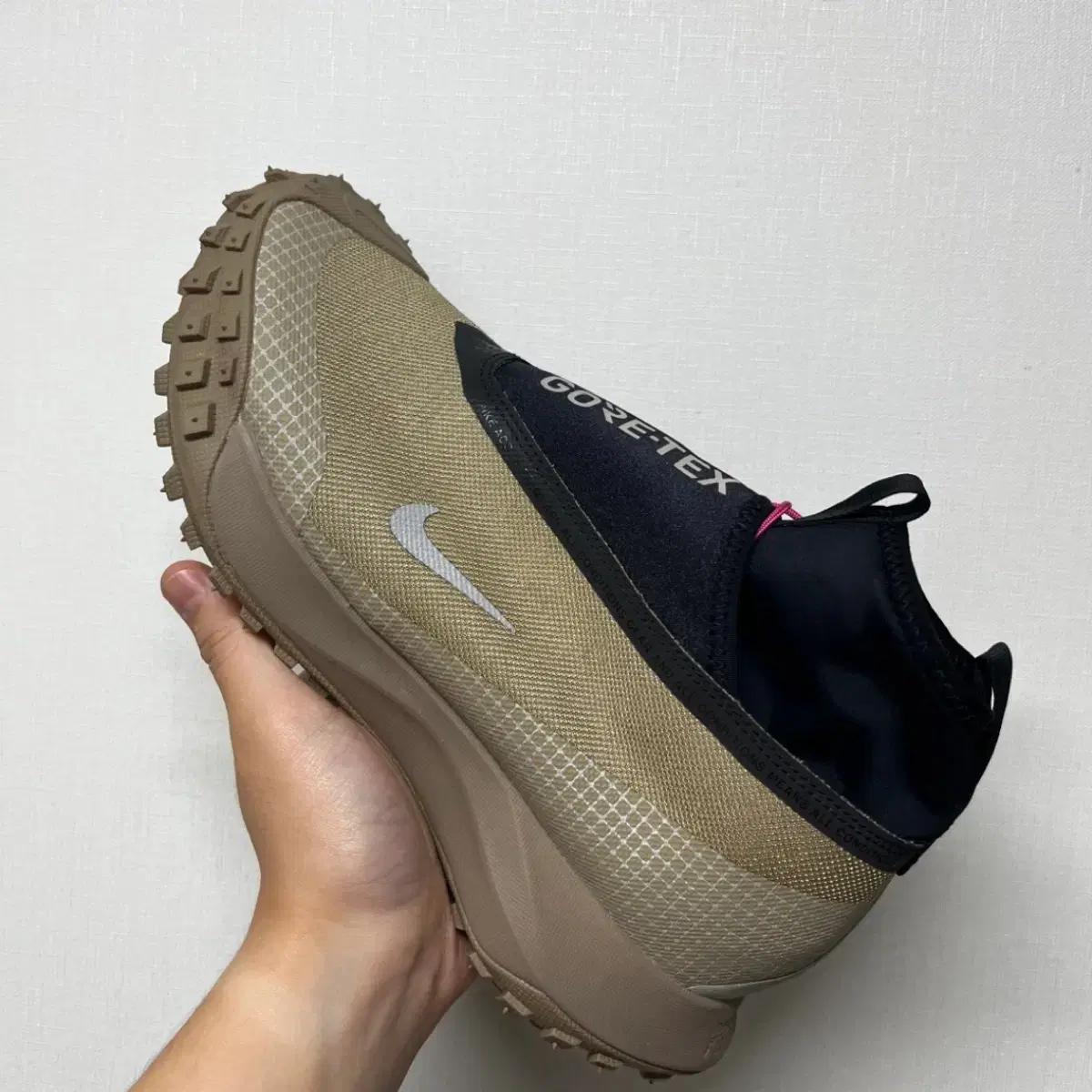 나이키 고어텍스 스니커즈 카키색